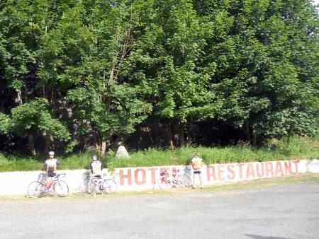 Pause à la sortie de Lourdes 2